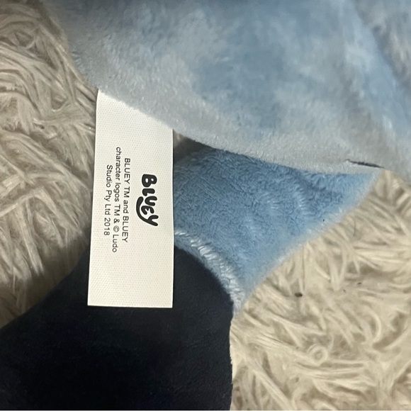 Bluey Christmas Crown and Gift Plush Toy Limited Edition NWT - Picture 8 of 11